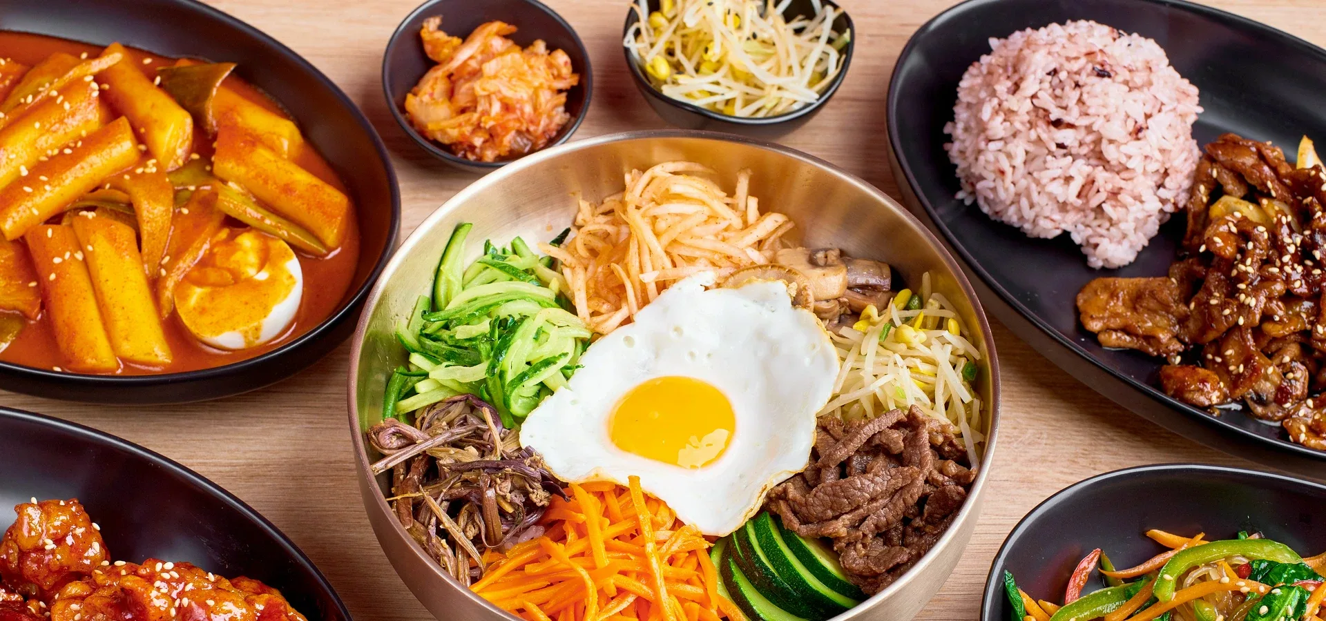 danie z frytkami na wynos